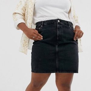 (NWT)ASOS Curve Denim Skirt in Wash Black